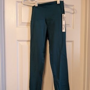 IAB crop compression leggings